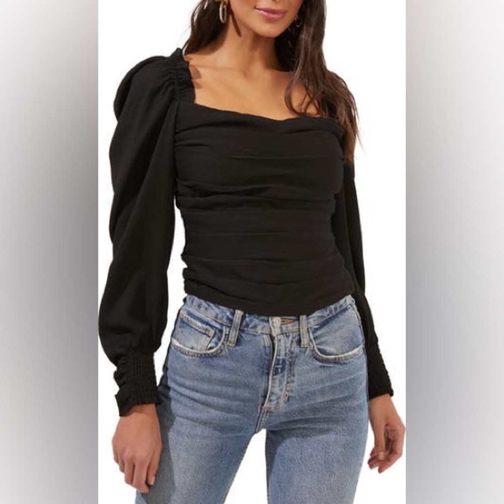 Astr the label Square neck puff sleeve top